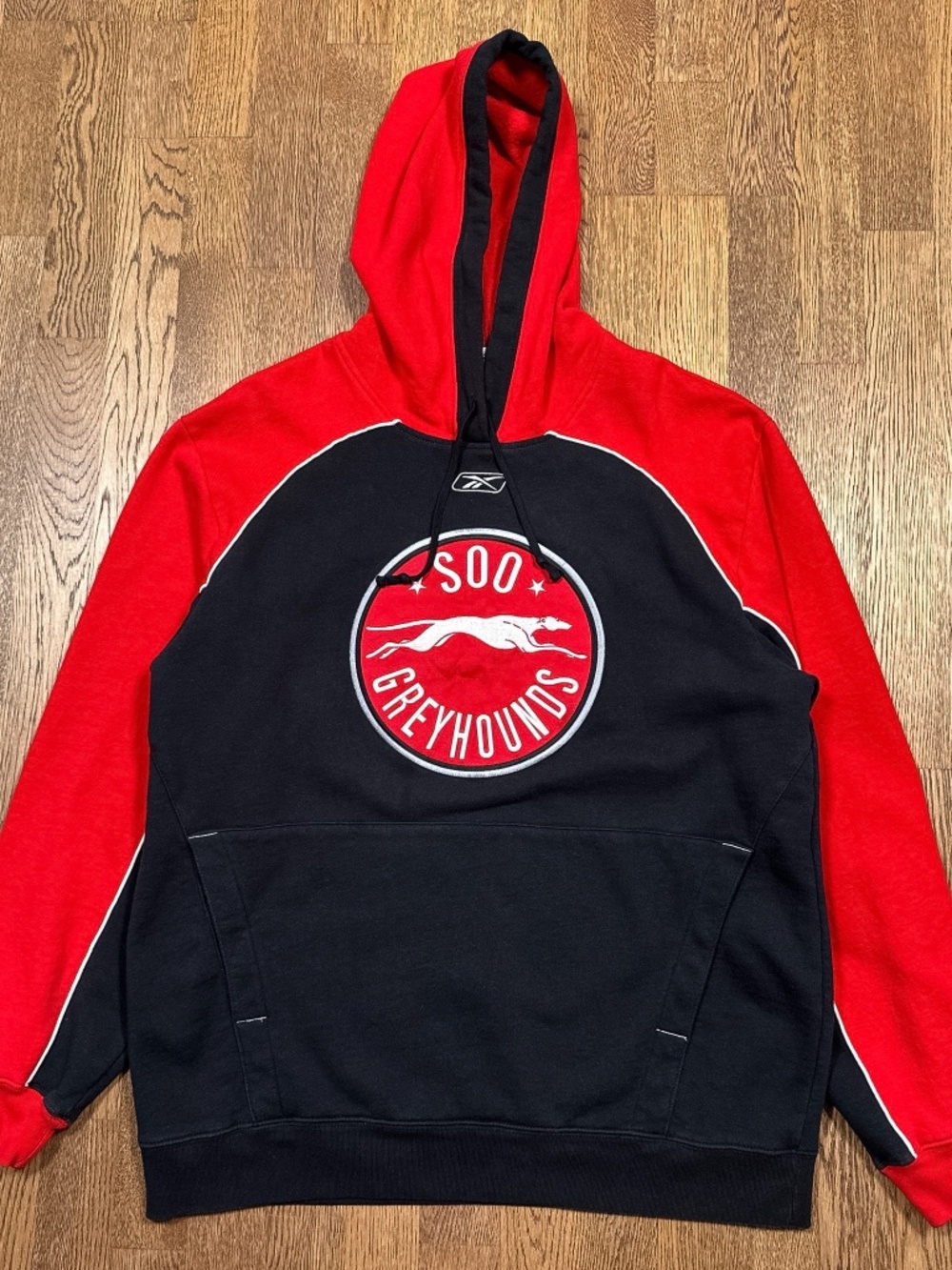 Reebok Soo Greyhounds Embroidered Logo Red Black Fleece Hoodie Mens Medium